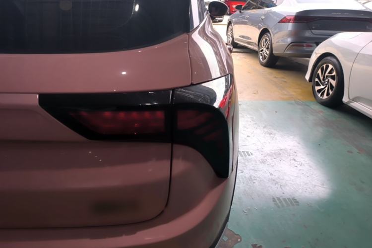 Used NETA V 2022 Chao 400 Lite Pink Custom Edition Right Rear Taillight