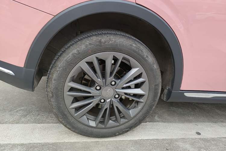 Used NETA V 2022 Chao 400 Lite Pink Custom Edition Right Rear Wheel Hub