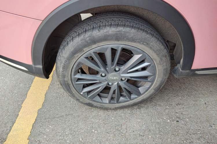Used NETA V 2022 Chao 400 Lite Pink Custom Edition Right Rear Wheel Hub