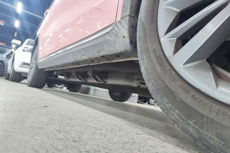 Used NETA V 2022 Chao 400 Lite Pink Custom Edition Right Side Sill