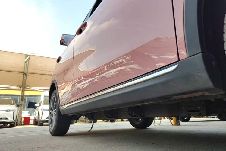 Used NETA V 2022 Chao 400 Lite Pink Custom Edition Right Side Sill