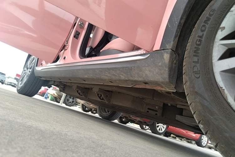 Used NETA V 2022 Chao 400 Lite Pink Custom Edition Right Side Sill