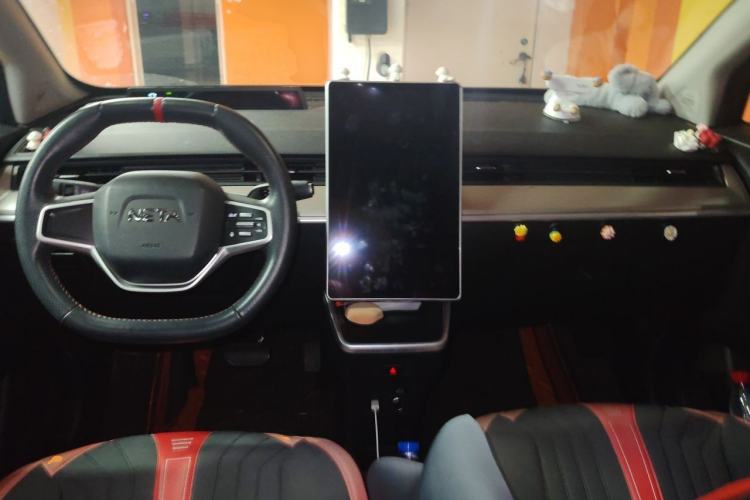 Used NETA V 2022 Chao 300 Lite Ternary Lithium Center Console