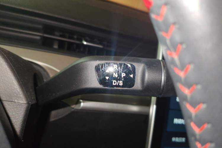 Used NETA V 2022 Chao 300 Lite Ternary Lithium Gear Lever