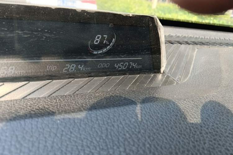 Used NETA V 2022 Chao 300 Lite Ternary Lithium Odometer Close Up