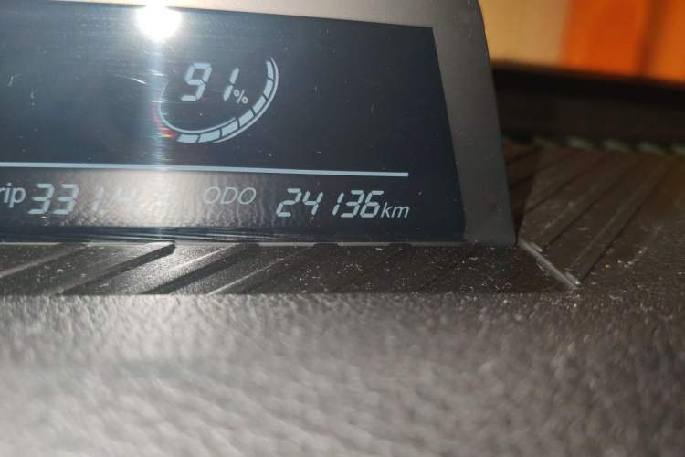 Used NETA V 2022 Chao 300 Lite Ternary Lithium Odometer Close Up