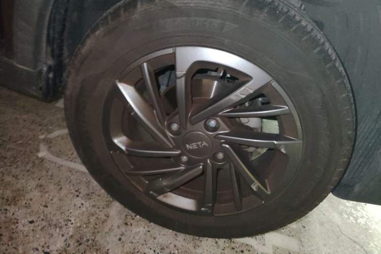 Used NETA V 2022 Chao 300 Lite Ternary Lithium Right Front Wheel Hub