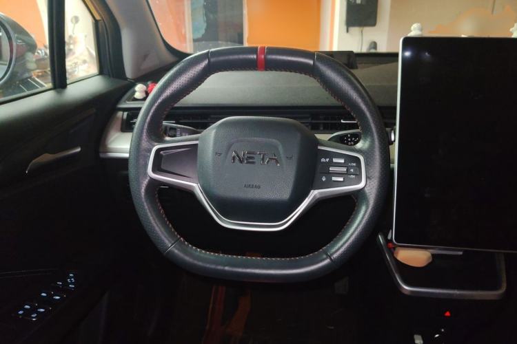 Used NETA V 2022 Chao 300 Lite Ternary Lithium Steering Wheel