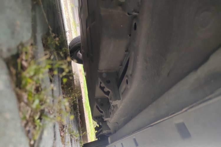 Used NETA V 2022 Long-Range Industry Custom Edition Chassis Front Left