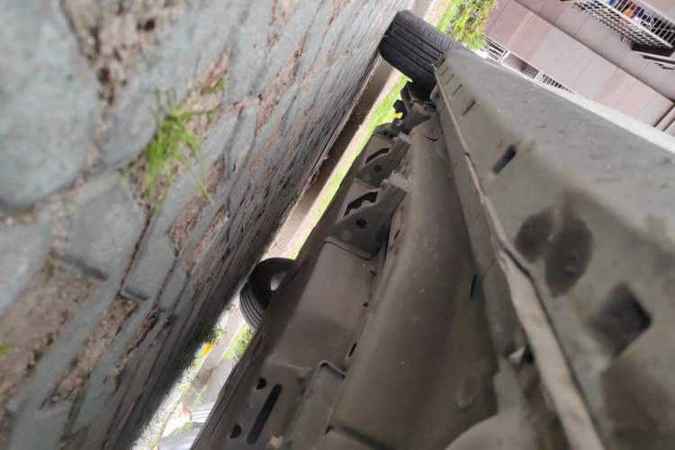 Used NETA V 2022 Long-Range Industry Custom Edition Chassis Front Right