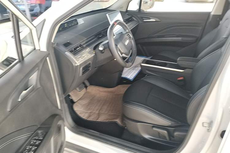 Used NETA V 2022 Chao 300 Lite Ternary Lithium Driver Seat