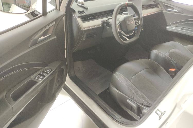 Used NETA V 2022 Standard Range Industry Custom Edition Driver Seat