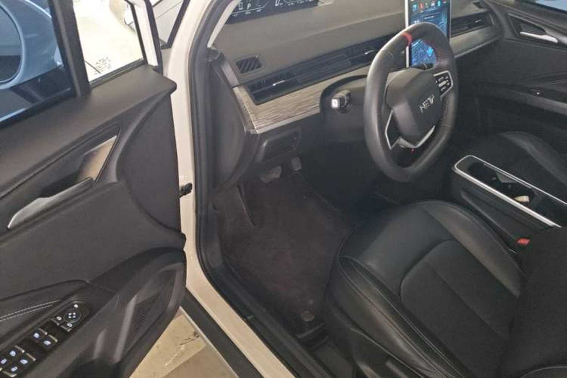 Used NETA V 2022 Chao 300 Lite Ternary Lithium Driver Seat