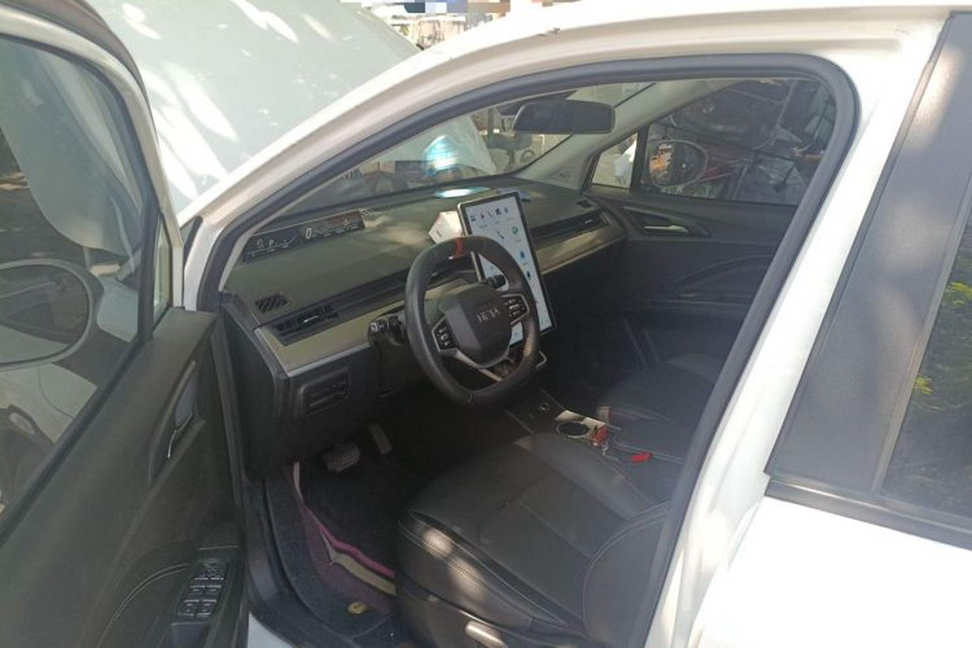 Used NETA V 2022 Long-Range Industry Custom Edition Driver Seat