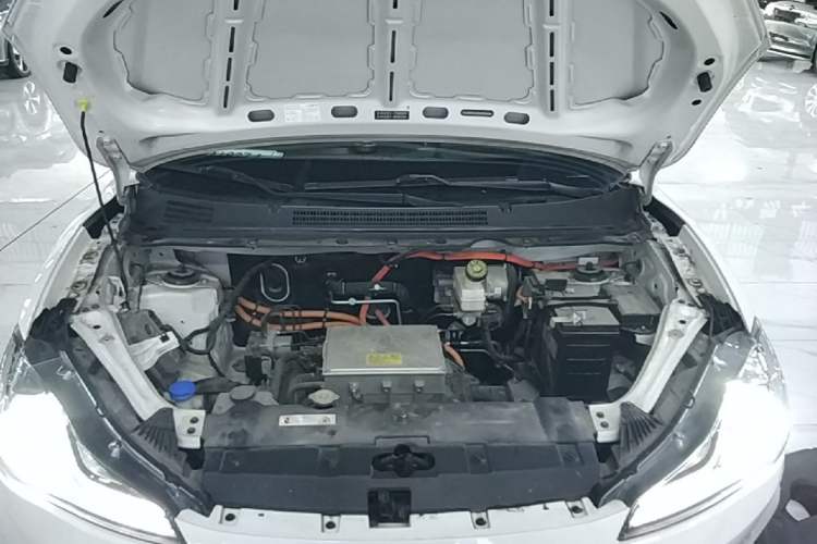 Used NETA V 2022 Pro Long-Range Smart Edition Engine Bay
