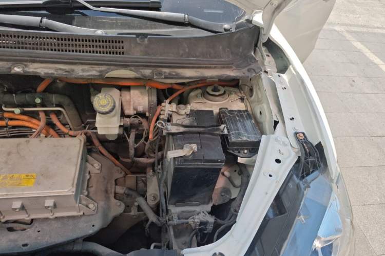 Used NETA V 2022 Pro Long-Range Smart Edition Engine Bay Left