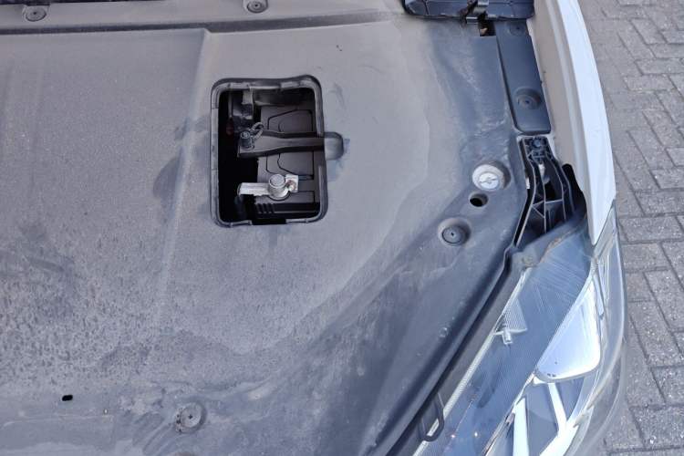 Used NETA V 2022 Chao 400 Lite Engine Bay Left