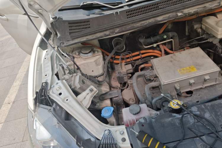 Used NETA V 2022 Pro Long-Range Smart Edition Engine Bay Right