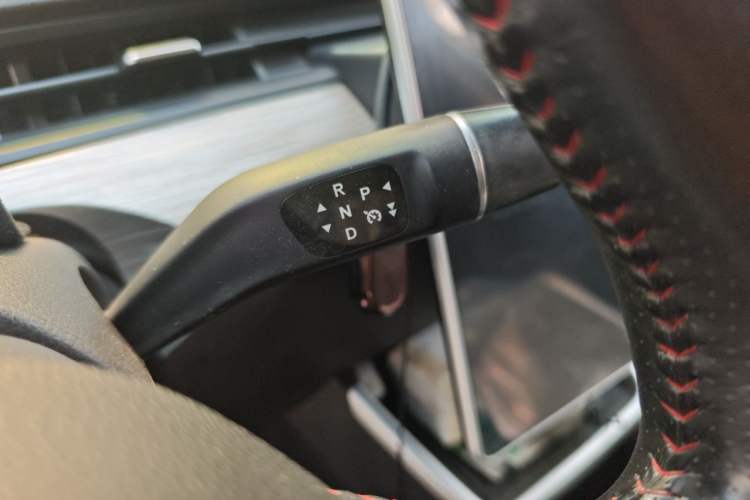 Used NETA V 2022 Pro Long-Range Smart Edition Gear Lever