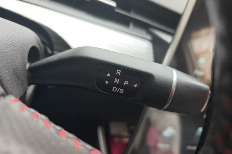 Used NETA V 2022 Chao 300 Lite Ternary Lithium Gear Lever