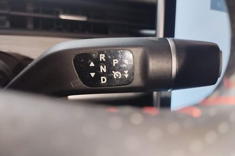 Used NETA V 2022 Chao 400 Lite Gear Lever