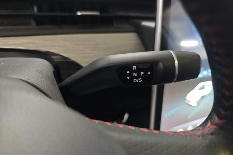 Used NETA V 2022 Chao 300 Industry Custom Edition Gear Lever