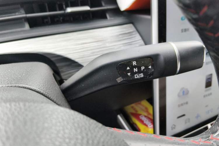 Used NETA V 2022 Chao 300 Lite Ternary Lithium Gear Lever