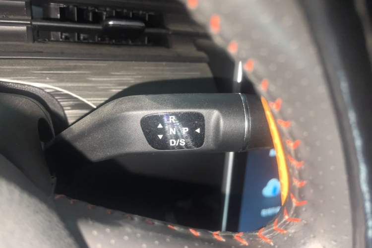 Used NETA V 2022 Chao 300 Lite Ternary Lithium Gear Lever