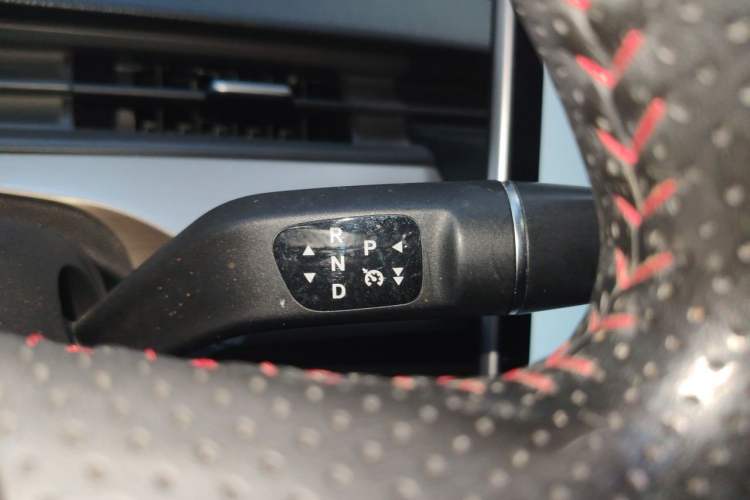 Used NETA V 2022 Pro Long-Range Smart Edition Gear Lever