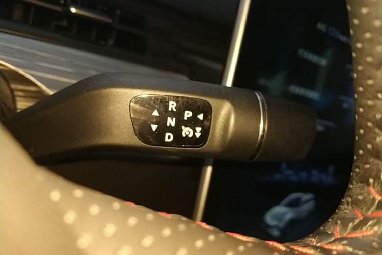 Used NETA V 2022 Pro Long-Range Smart Edition Gear Lever