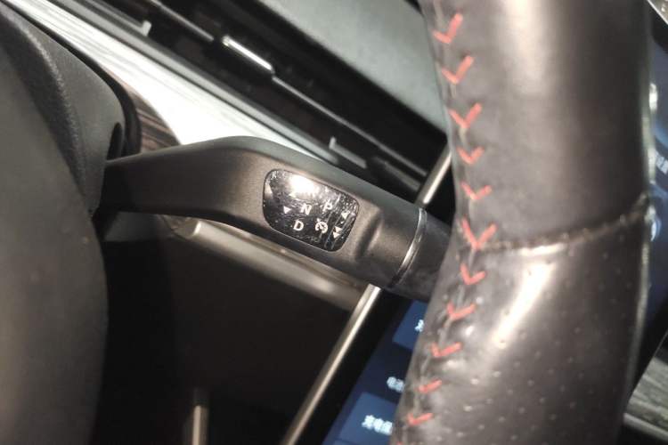 Used NETA V 2022 Chao 400 Gear Lever