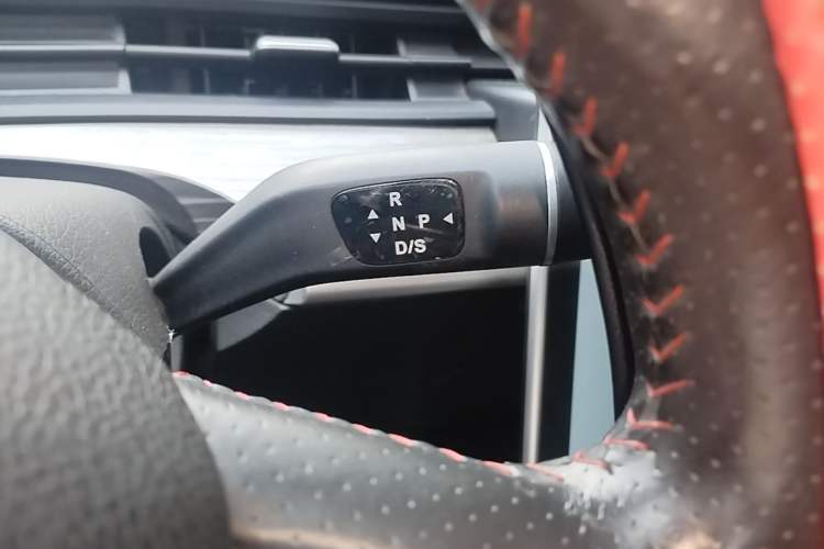 Used NETA V 2022 Chao 300 Lite Ternary Lithium Gear Lever