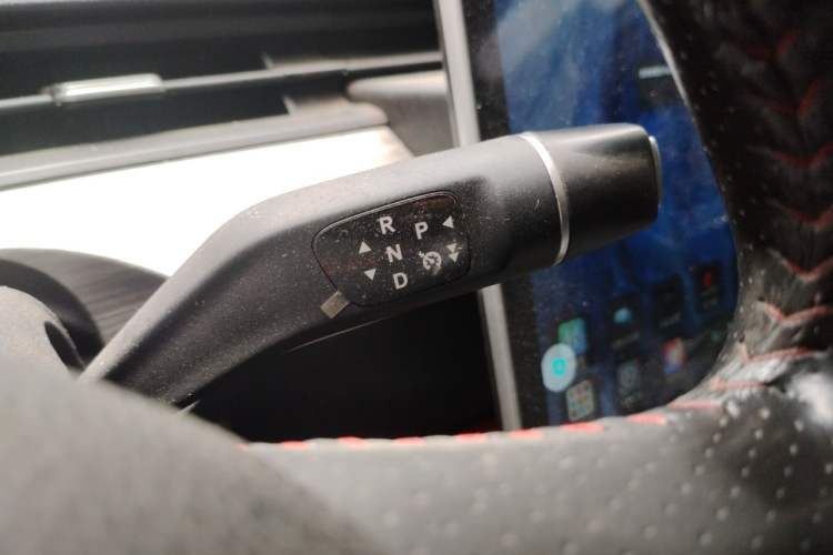 Used NETA V 2022 Pro Long-Range Smart Edition Gear Lever