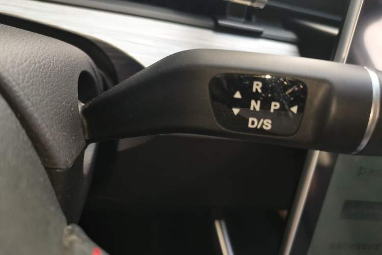 Used NETA V 2022 Chao 300 Lite Ternary Lithium Gear Lever
