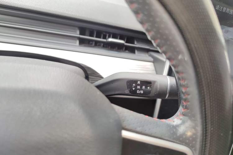 Used NETA V 2022 Chao 300 Lite Ternary Lithium Gear Lever