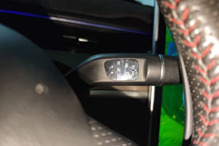 Used NETA V 2022 Pro Long-Range Smart Edition Gear Lever