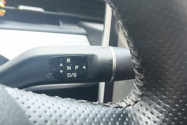 Used NETA V 2022 Chao 300 Industry Custom Edition Gear Lever