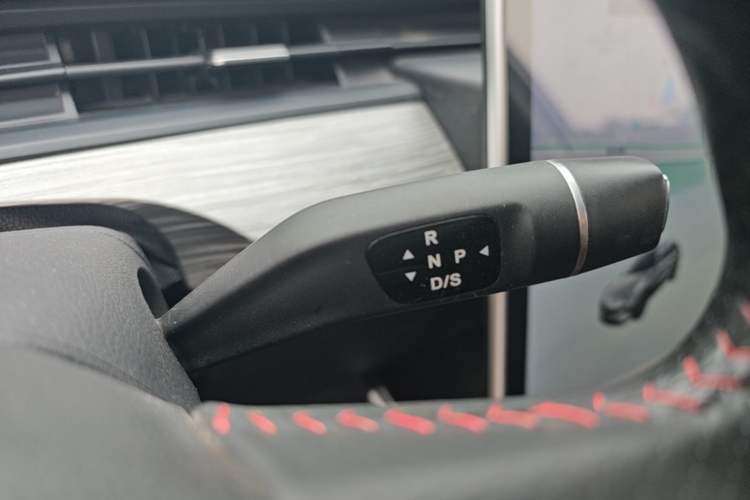 Used NETA V 2022 Chao 300 Lite Lithium Iron Phosphate Gear Lever