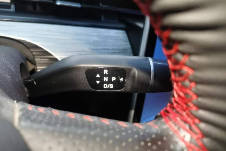 Used NETA V 2022 Chao 300 Lite Ternary Lithium Gear Lever