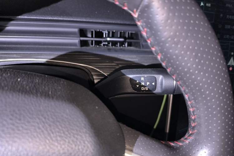 Used NETA V 2022 Chao 300 Lite Ternary Lithium Gear Lever