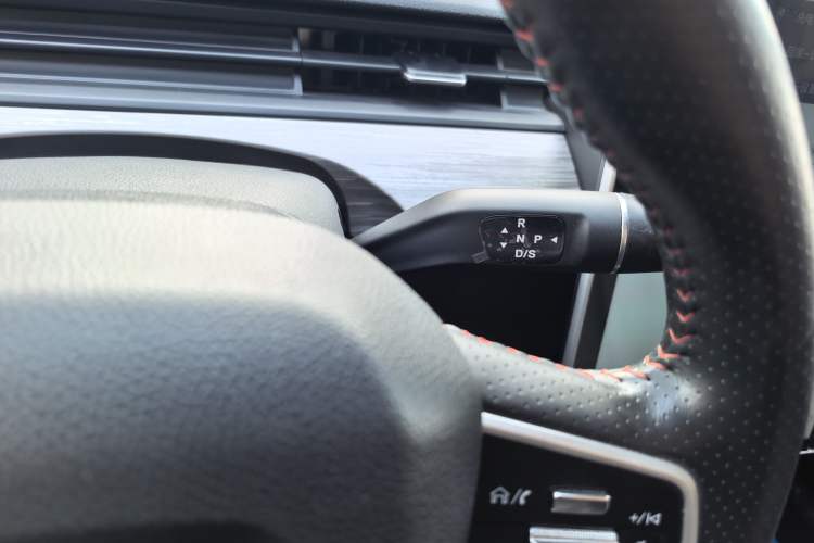Used NETA V 2022 Chao 300 Lite Ternary Lithium Gear Lever