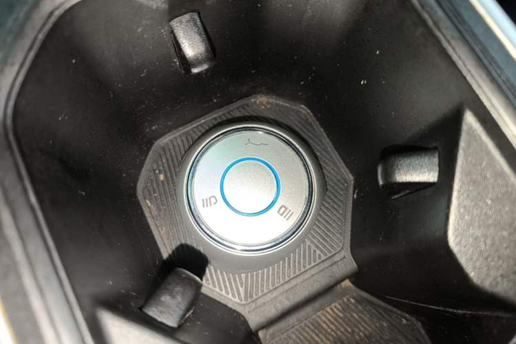Used NETA V 2022 Chao 400 Lite Interior 1
