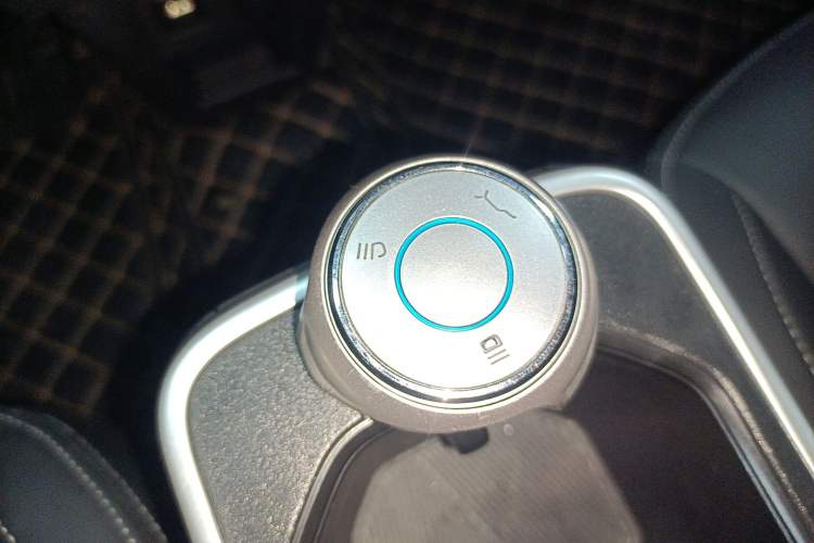 Used NETA V 2022 Pro Long-Range Smart Edition Interior 1