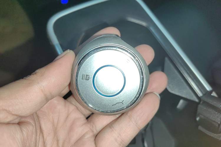 Used NETA V 2022 Chao 400 Lite Interior 1