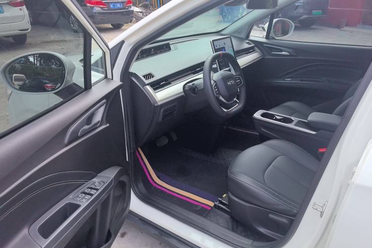 Used NETA V 2022 Pro Long-Range Smart Edition Interior 1