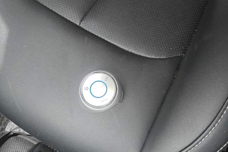 Used NETA V 2022 Chao 400 Lite Interior 1