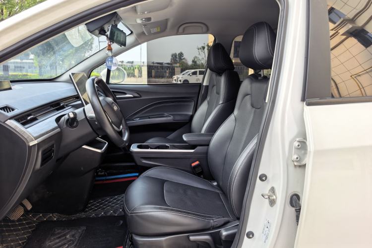 Used NETA V 2022 Chao 300 Lite Ternary Lithium Interior 1