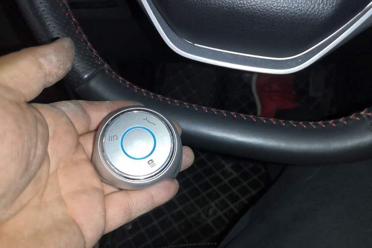 Used NETA V 2022 Pro Long-Range Smart Edition Interior 1