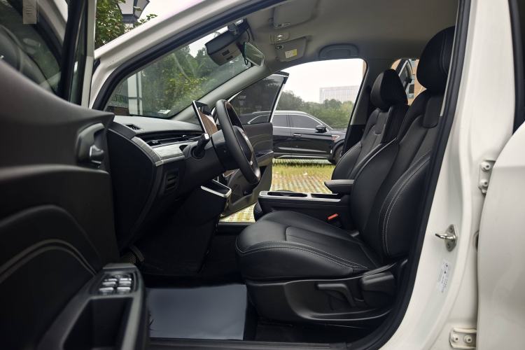 Used NETA V 2022 Chao 400 Lite Interior 2
