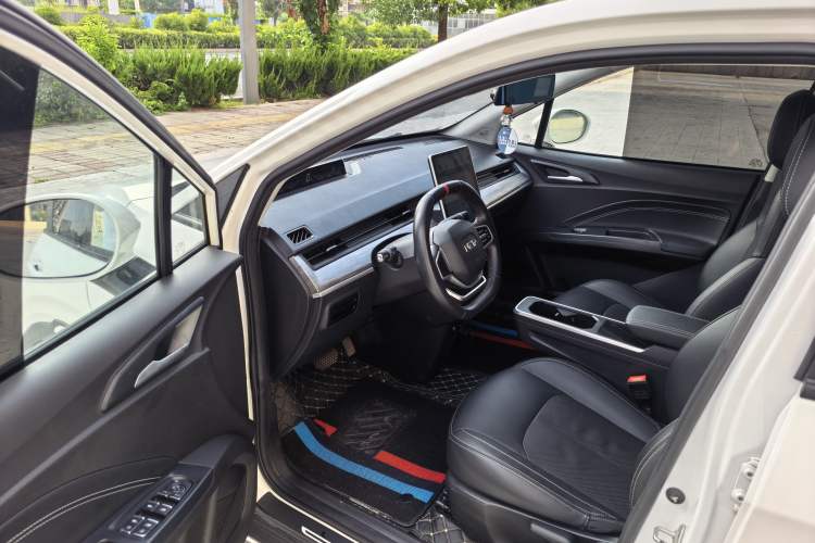 Used NETA V 2022 Chao 300 Lite Ternary Lithium Interior 2